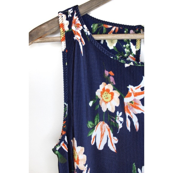 Ann Taylor Crinkle Look Scalloped Hem Floral Sleeveless Top Large - Picture 2 of 9